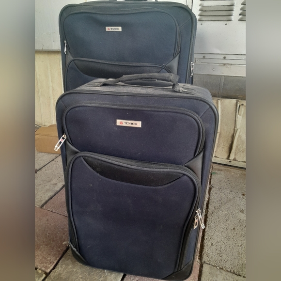 Suitcase Set - Picture 6 of 8